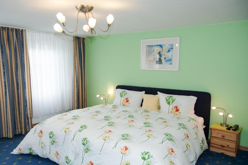 Hotel Gaestehaus Priester Limburg an der Lahn Kültér fotó